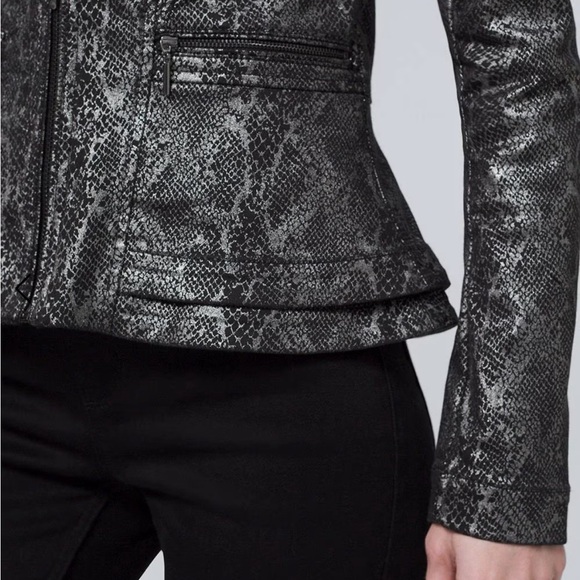 White House Black Market Petite Foiled Denim Python-Print Peplum Jacket size 2 - Picture 2 of 13